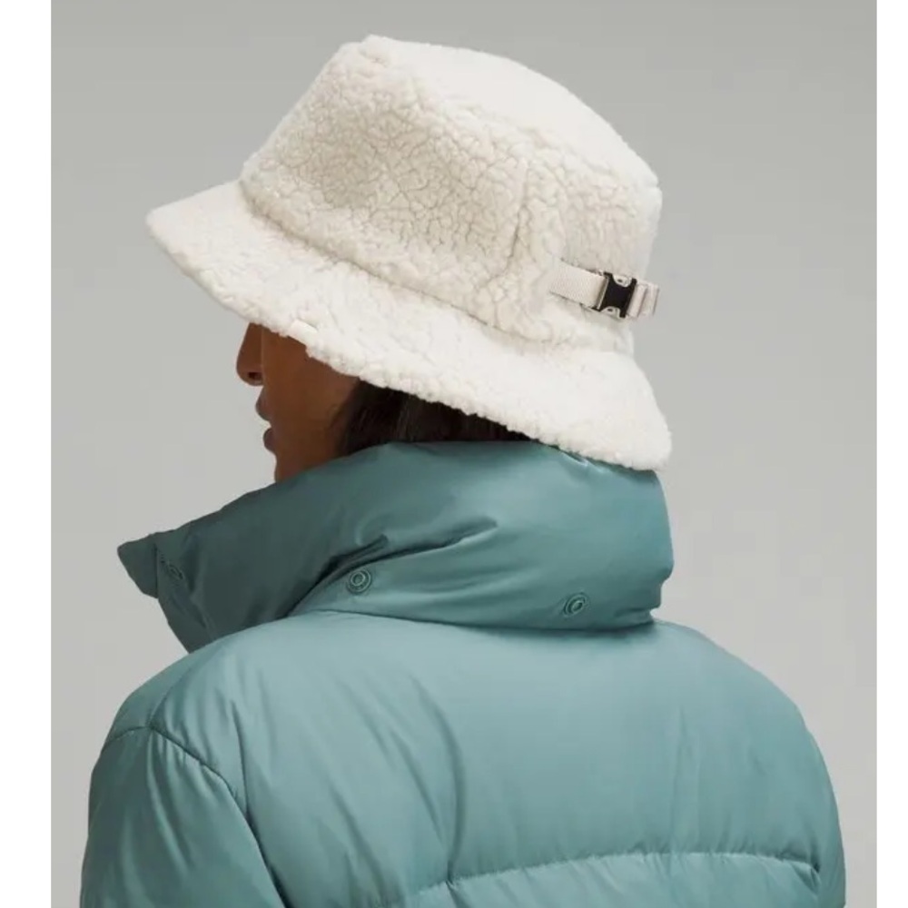 LULULEMON Textured Fleece Bucket Hat - Natural Ivory - Picture 2 of 4